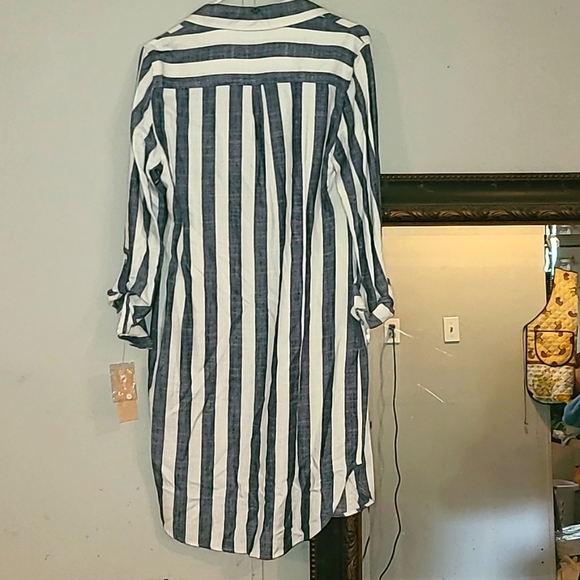 Hope and Harlow Button up shirt dress, women's size 8P, NWT - Picture 4 of 4